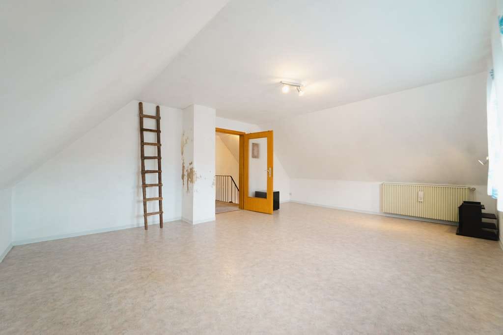 Immobilie in Hillscheid - Einfamilienhaus mit traumhaften Garten und Scheune zum Kauf!  - Bild 4