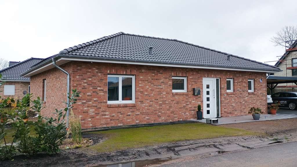 Immobilie in Groß Stieten - Hausbau auf 1 Ebene: Luftige Grundrisse, offene Küche & Wohlfühl-Wohnfläche V105 - Bild 4