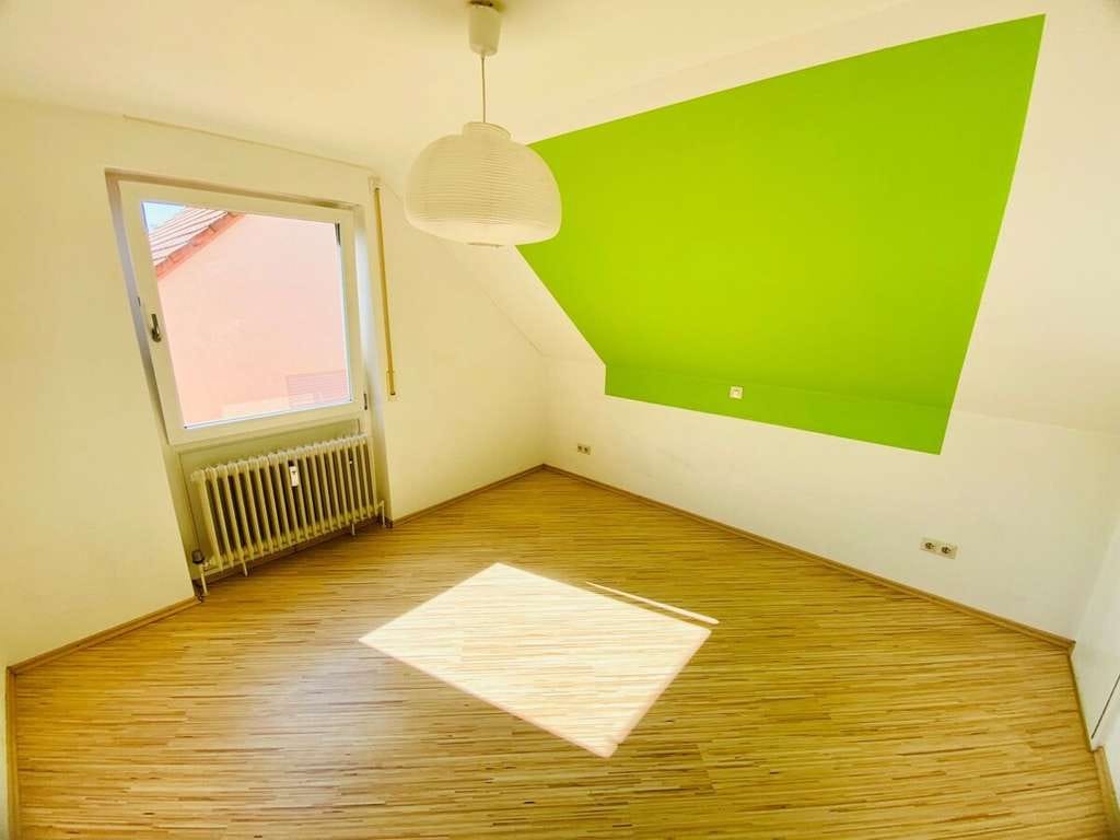 Immobilie in Lauchheim - Wohnen mit Weitblick
von der Kapfenburg bis zum Hesselberg
81 qm helle 3,5 Zi. DG ETW in Lauchheim - Bild 3