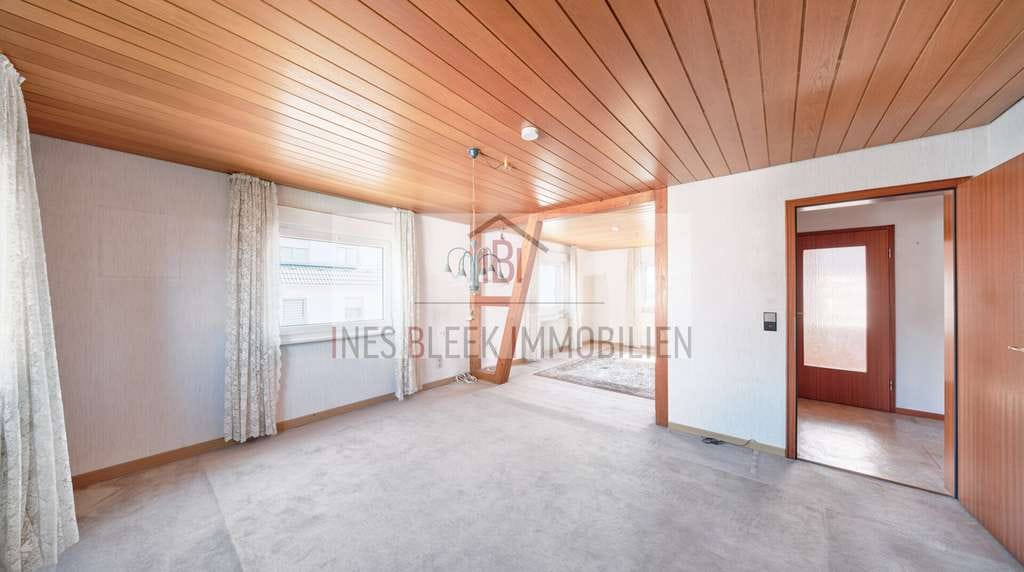 Immobilie in Deizisau - Großes Zwei- oder Einfamilienhaus mit viel Platz für Ihre Ideen - Bild 1