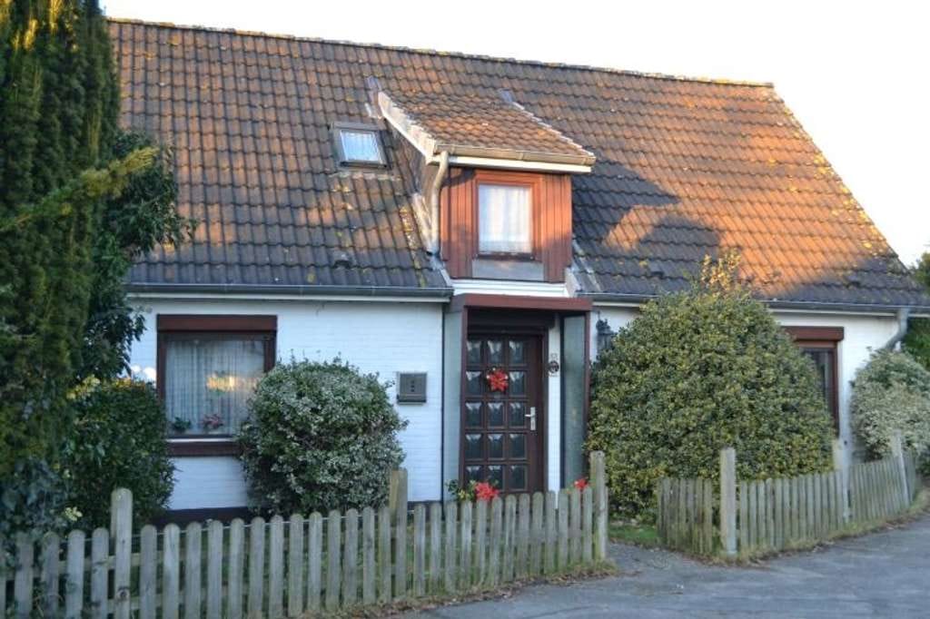 Immobilie in Groven - Vielseitig nutzbares Wohnhaus in ruhiger Seitenstraßenlage von Lunden - Bild 1