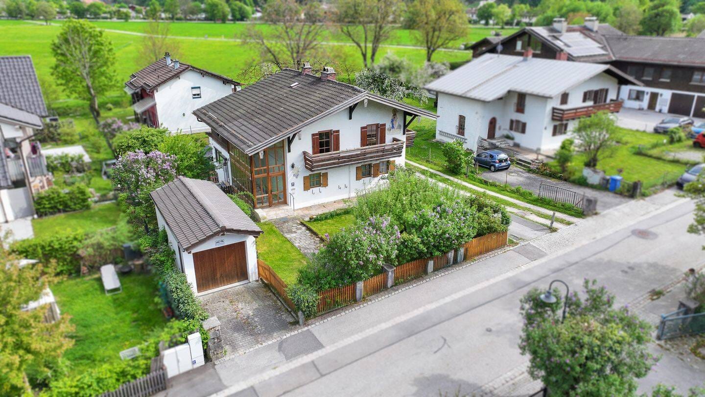 Immobilie in Bad Reichenhall - Mehrfamilienhaus mit 2 Wohneinheiten in Bestlage von Bad Reichenhall / Karlstein - Bild 0