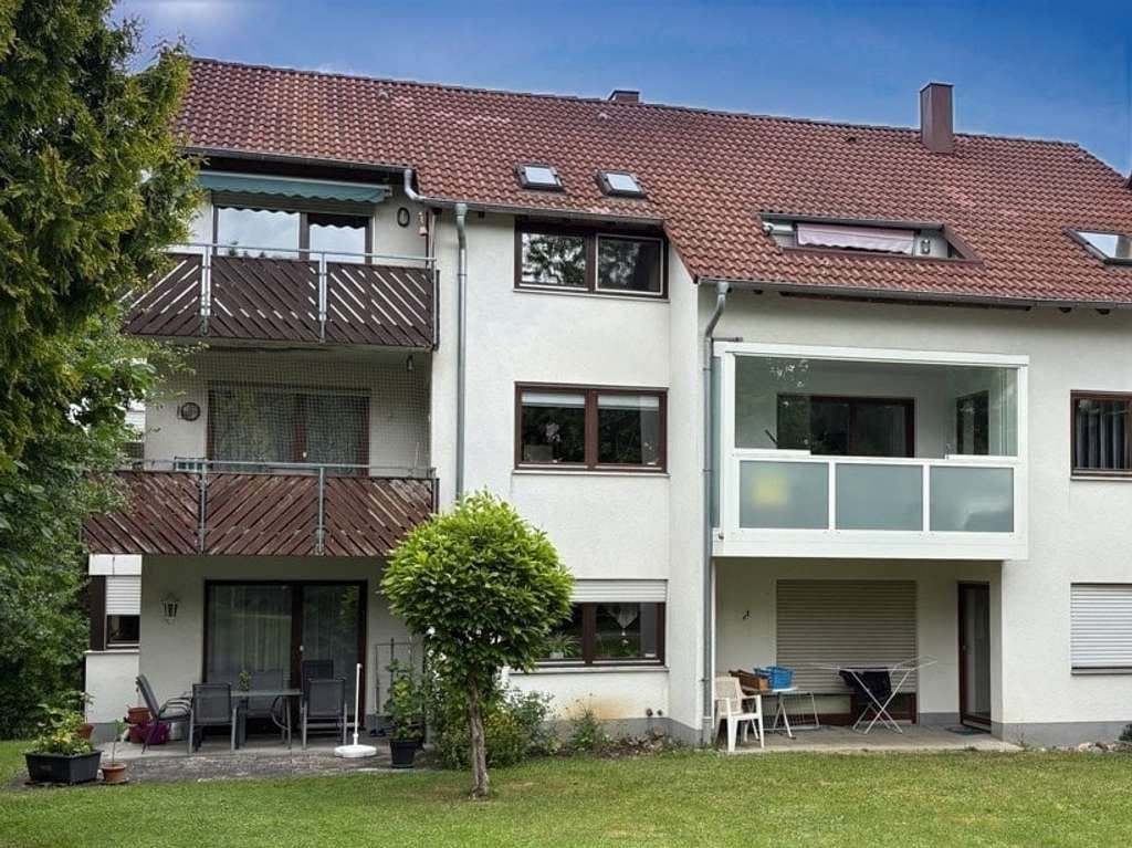 Immobilie in Niedereschach - 3-Zimmer Dachgeschosswohnung mit Garage - Bild 1