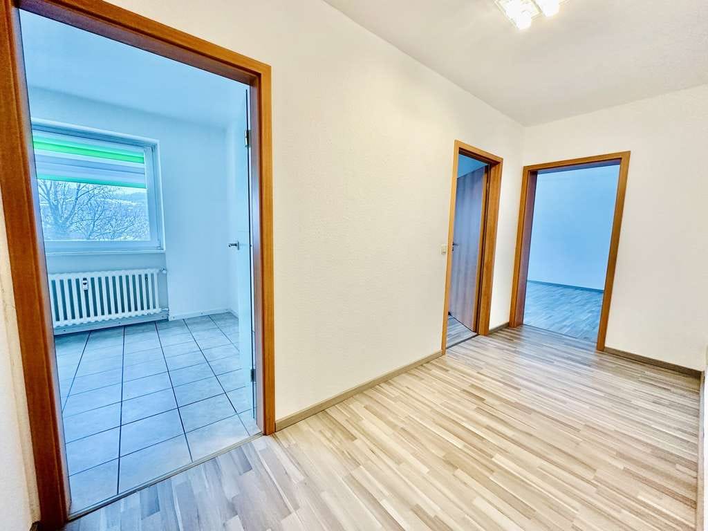Immobilie in Nachrodt-Wiblingwerde - Erstbezug nach Sanierung! Moderne drei Zimmer Wohnung mit Aufzug in Nachrodt. - Bild 4