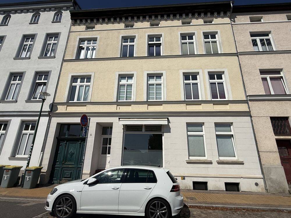 Immobilie in Güstrow - Historisches Wohn- und Geschäftshaus mit ca. 7 % Rendite - Bild 1
