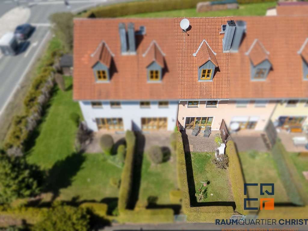 Immobilie in Krummennaab - Klassisch geschnittenes Reihenmittelhaus mit ausgebautem Dachgeschoss - Bild 2