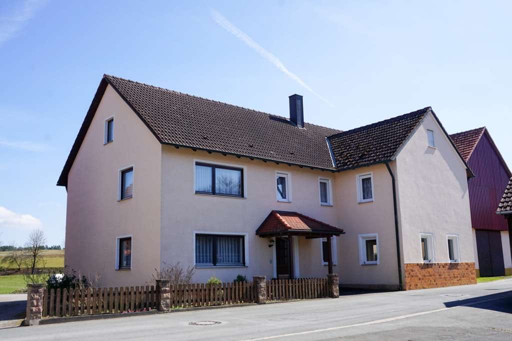 Immobilie in Aufseß - Meine kleine Farm - Wohnhaus mit Schreinerei, Scheunen, Stall, Freifläche in Aufseß OT - Bild 0