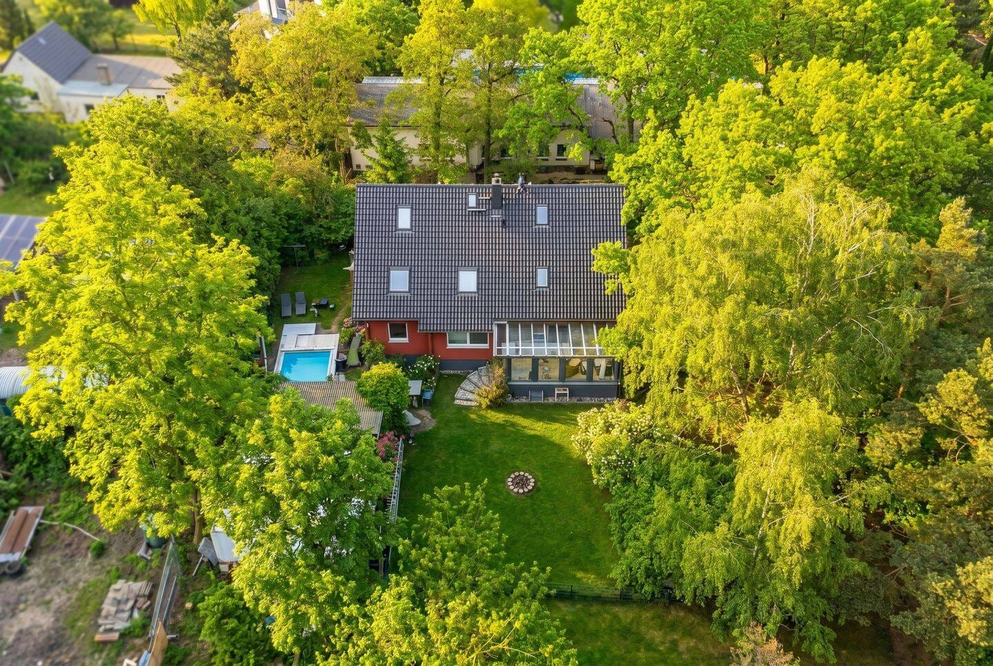 Immobilie in Stahnsdorf - Ein Haus voller Möglichkeiten - Ruhige Naturlage mit Potenzial für individuelle Wohnkonzepte - Bild 0