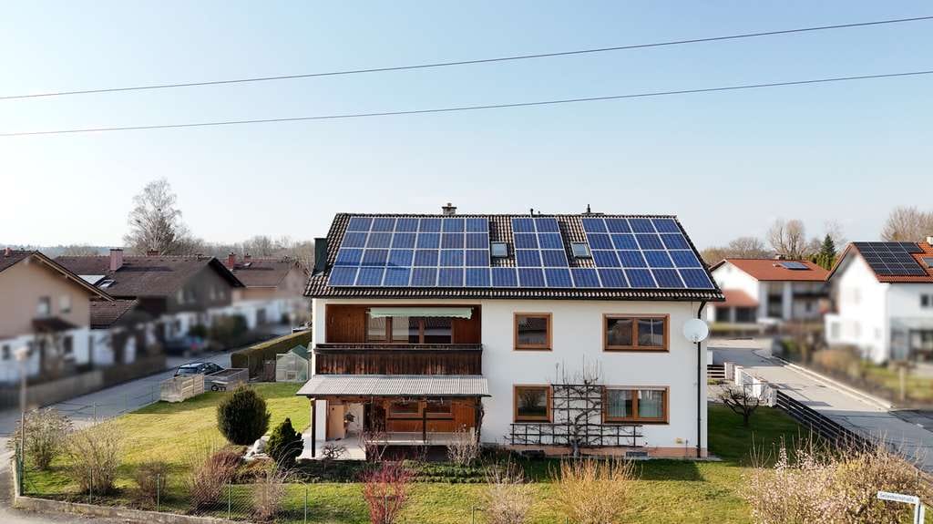 Immobilie in Kraiburg - Raumwunder in Kraiburg am Inn – Zweifamilienhaus mit Doppelgarage und viel Potenzial - Bild 4