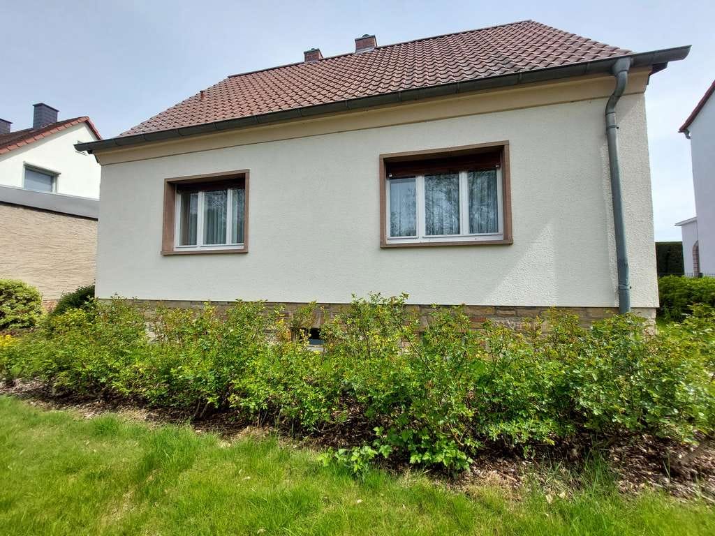 Immobilie in Braunsbedra - Gemütliches Häuschen mit großem Garten in 06242 Braunsbedra - Bild 2