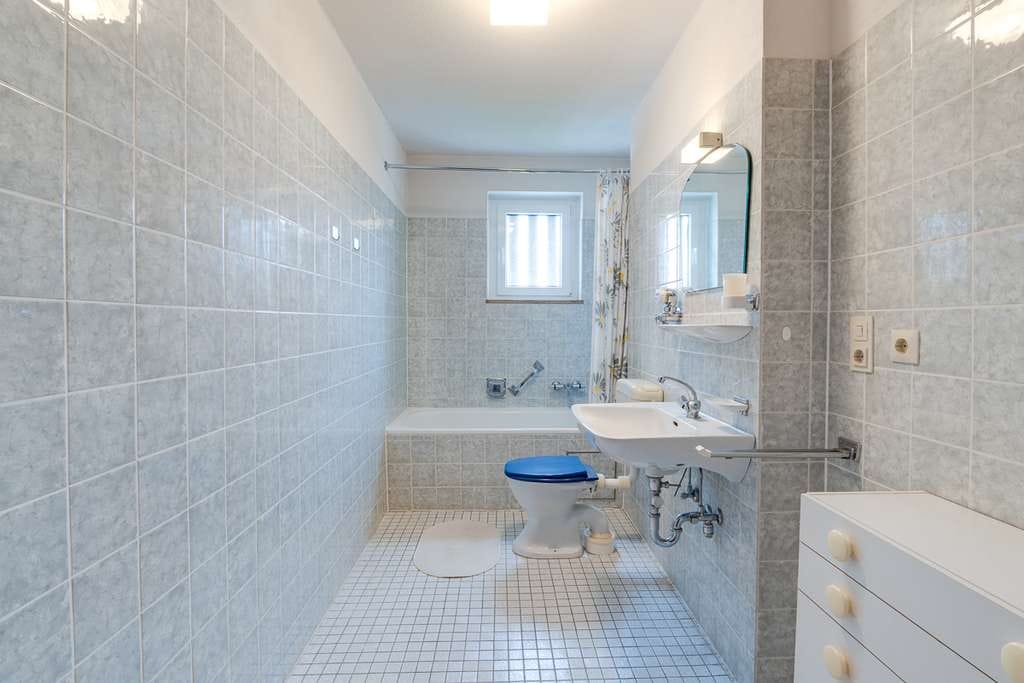 Immobilie in Herrsching am Ammersee - Großzügige 2-Zimmer-Wohnung nahe dem Ammersee | 83 m² | Loggia | 35 m² Wohnbereich - Bild 4