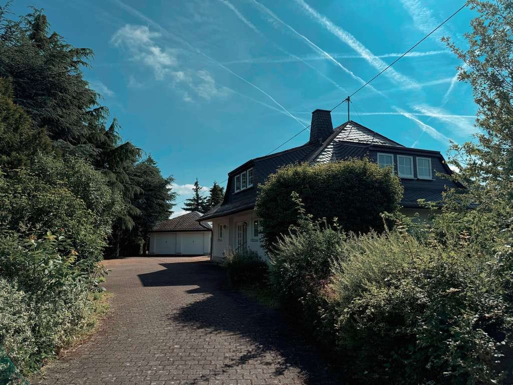Immobilie in Nörtershausen - Repräsentatives Anwesen in toller Lage und großem Grundstück mit 2 zusätzlichen Bauplätzen - Bild 2