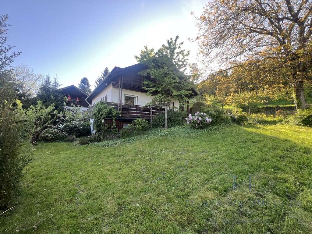 Immobilie in Bühl - Einfamilienhaus in naturnaher Lage mit tollem Ausblick - Bild 0