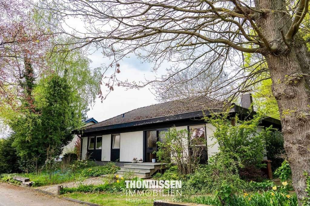 Immobilie in Selfkant - Bungalow mit Potenzial in ruhiger Waldrandlage von Selfkant-Schalbruch - Bild 0