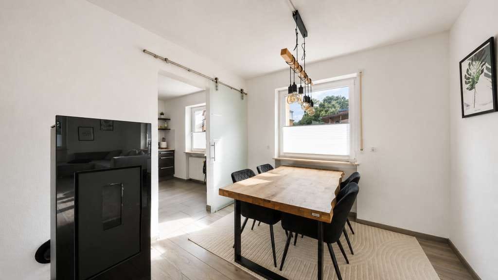 Immobilie in Obernbreit - Großzügiges Einfamilienhaus mit 2.479 m² Grundstück und vielfältigen Möglichkeiten - Bild 4