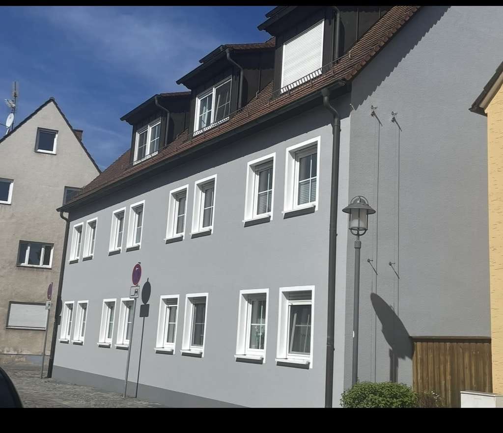 Immobilie in Markt Erlbach - Viel Platz für den Alltag: 4,5-Zimmer-Wohnung in Markt Erlbach - Bild 1