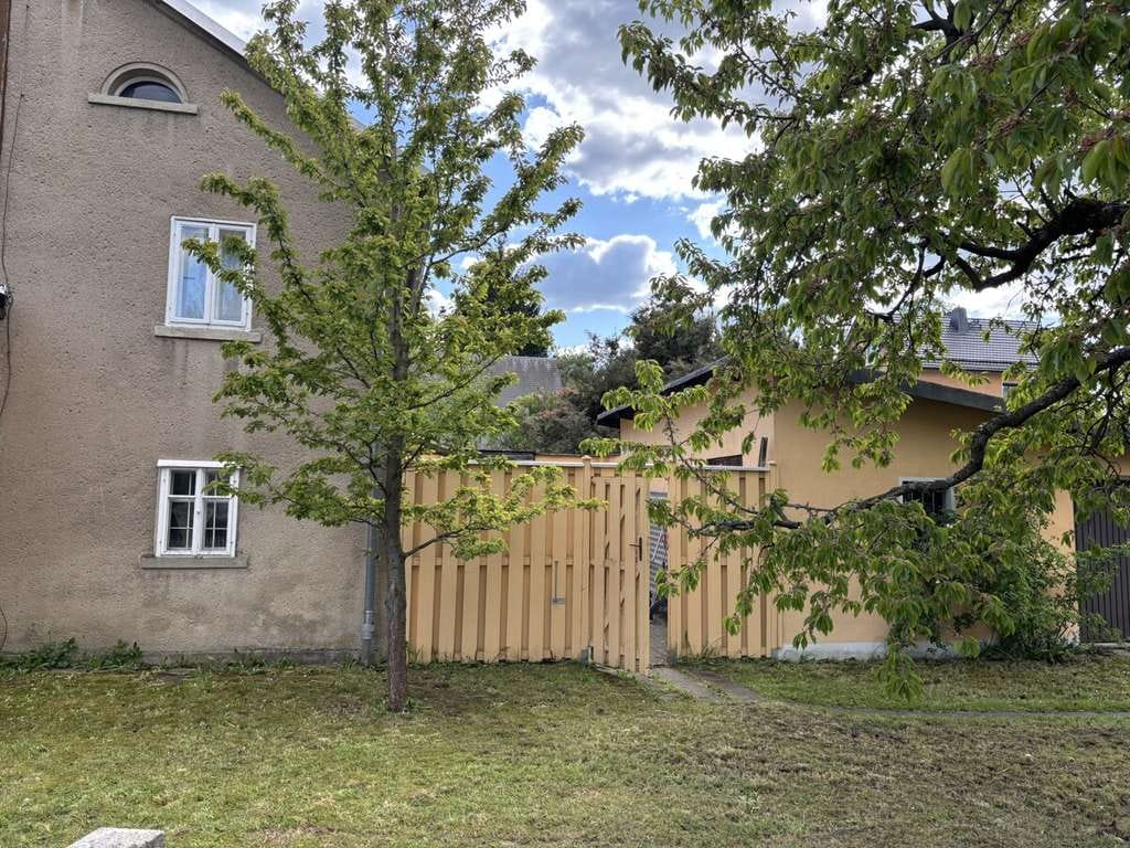 Immobilie in Seifhennersdorf - Großes Wohnhaus mit Ausbaureserven und Nebengelass - Bild 1