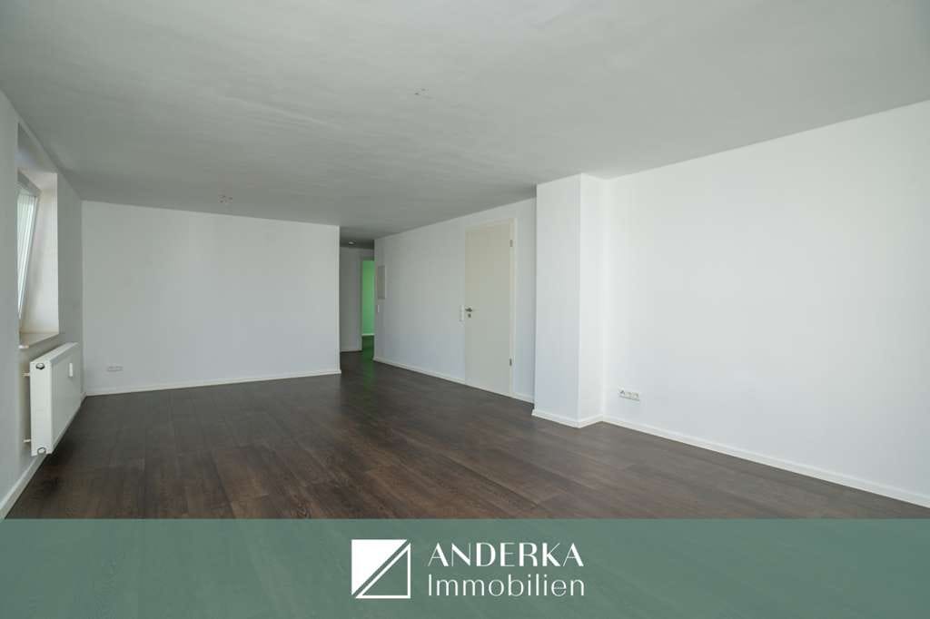 Immobilie in Burgau - Wohnen mit Platz & Komfort. 4-Zimmer-Wohnung mit Balkon & Stellplatz in Burgau zu verkaufen! - Bild 0