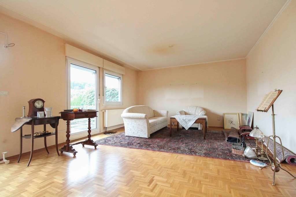 Immobilie in Eppstein - Großzügiges EFH inkl. ELW mit Potential in Eppstein - ideal für Familien und Mehrgenerationenwohnen - Bild 2