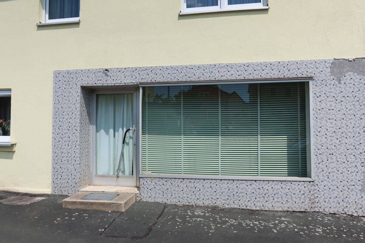 Immobilie in Regnitzlosau - Wohn- und Geschäftshaus mit großem Grundstück in ländlicher Lage - Bild 2