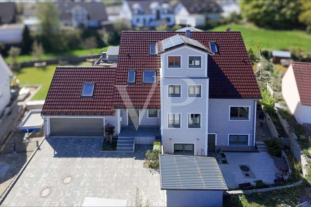 Immobilie in Wolnzach - Familienfreundliches Raumwunder mit Pool, Naturgarten und Wohlfühlambiente - Bild 0