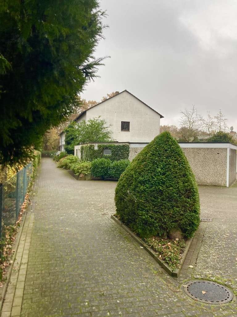 Immobilie in Langenhagen - Grundsolides, großes Reihenendhaus  in Langenhagen / Krähenwinkel von Privat - Bild 1