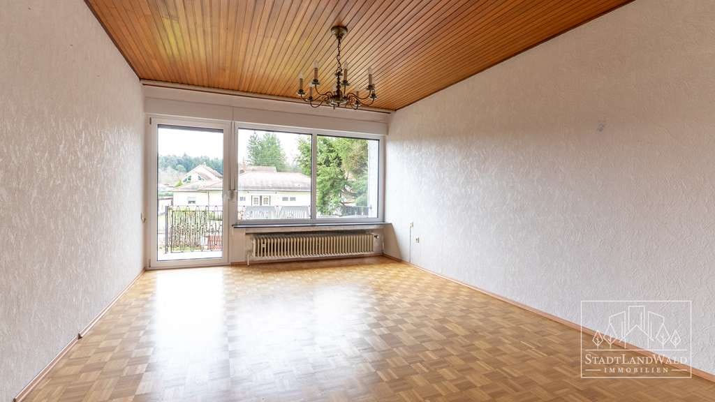 Immobilie in Ludwigswinkel - Gepflegtes Einfamilienhaus mit Garten, Balkon und Doppelgarage - Bild 2