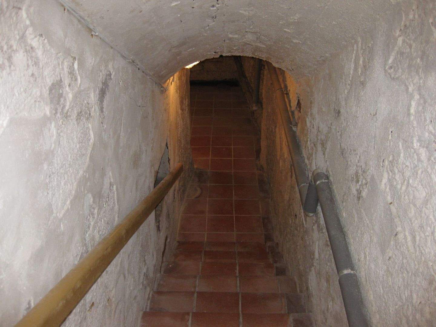 Immobilie in Bad Frankenhausen/Kyffhäuser - Freistehendes, stilvolles Mehrfamilienhaus (Einzeldenkmal). - Bild 2