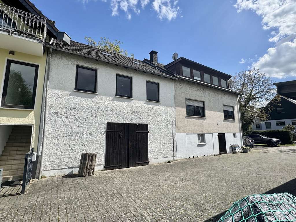 Immobilie in Unkel - Zwei Einfamilienhäuser in Unkel,  Rheinnähe - großes Grundstück  - 11 Stellplätze - Bild 3