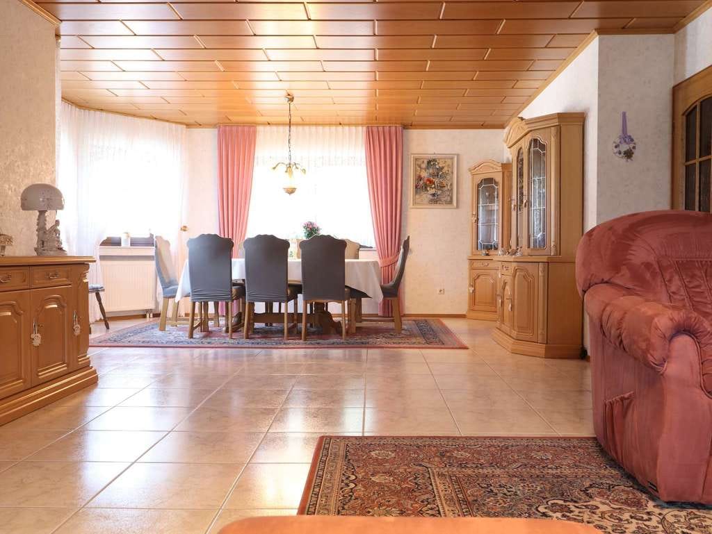 Immobilie in Rheinau - Ruhig gelegenes Mehrgenerationenhaus mit Garten und Vermietungsmöglichkeit - Bild 3