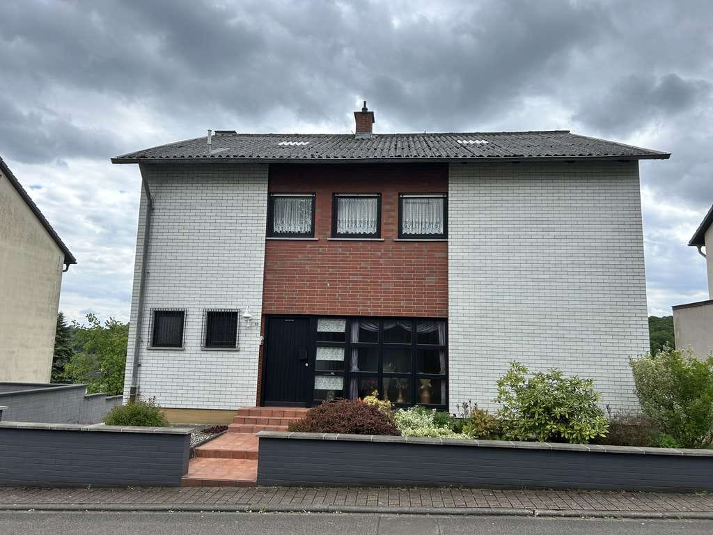 Immobilie in Contwig - Viel Platz in Stambach: Großzügiges und gut erhaltenes Haus für die ganze Familie - Bild 1