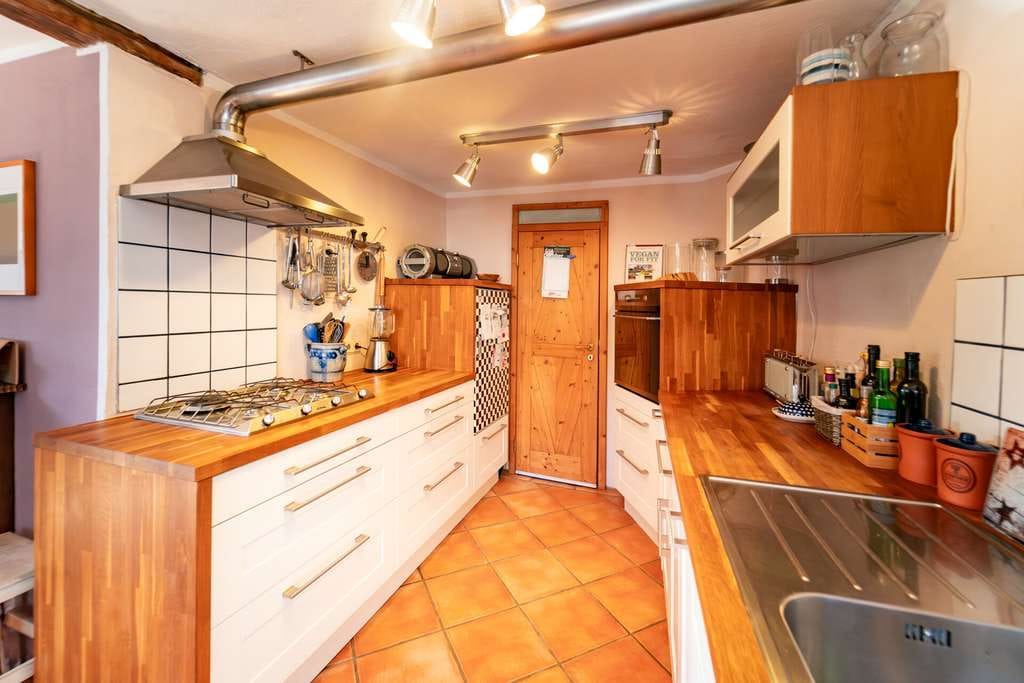 Immobilie in Niederscheidweiler - Das „Haus, das Geld verdient“ – Historisches Juwel mit Eifel-Panorama & Pferdestall ! - Bild 3