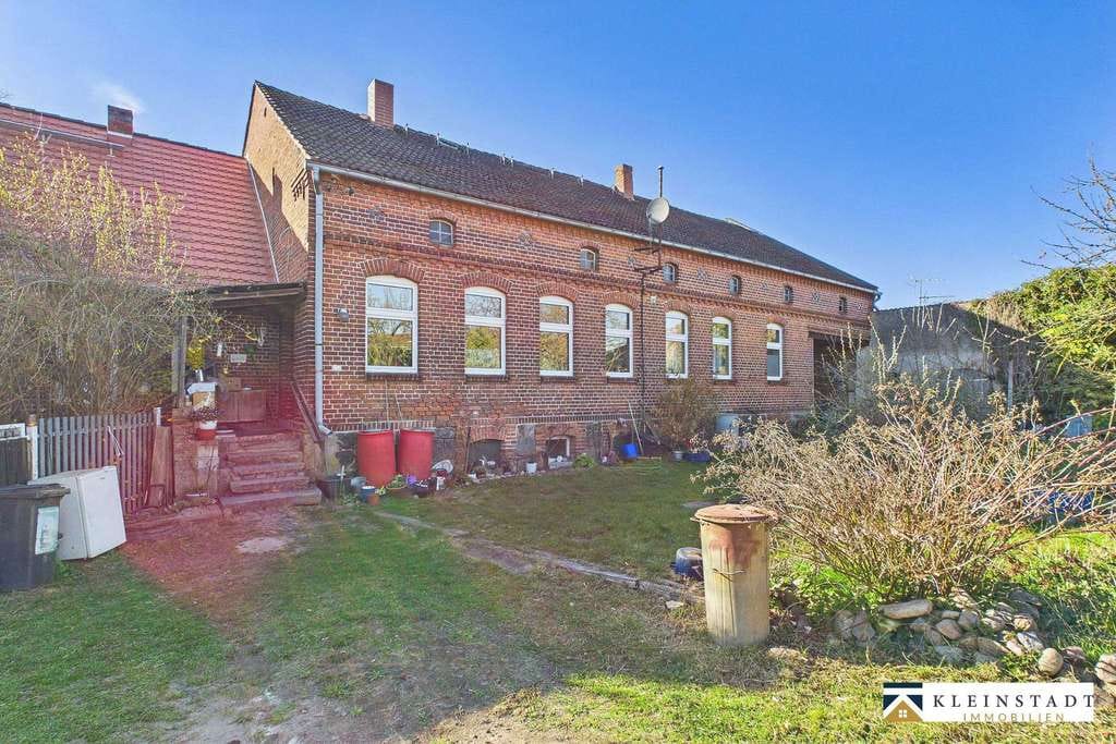 Immobilie in Pirow - Großzügiger Vierseitenhof mit Reithalle, Stallungen und Photovoltaik in Reetz - Bild 2