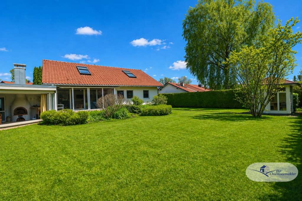 Immobilie in Bernau am Chiemsee - Einfamilienhaus mit Wohlfühlfaktor – Studio, Sauna und sonniges Grundstück in Bestlage - Bild 4