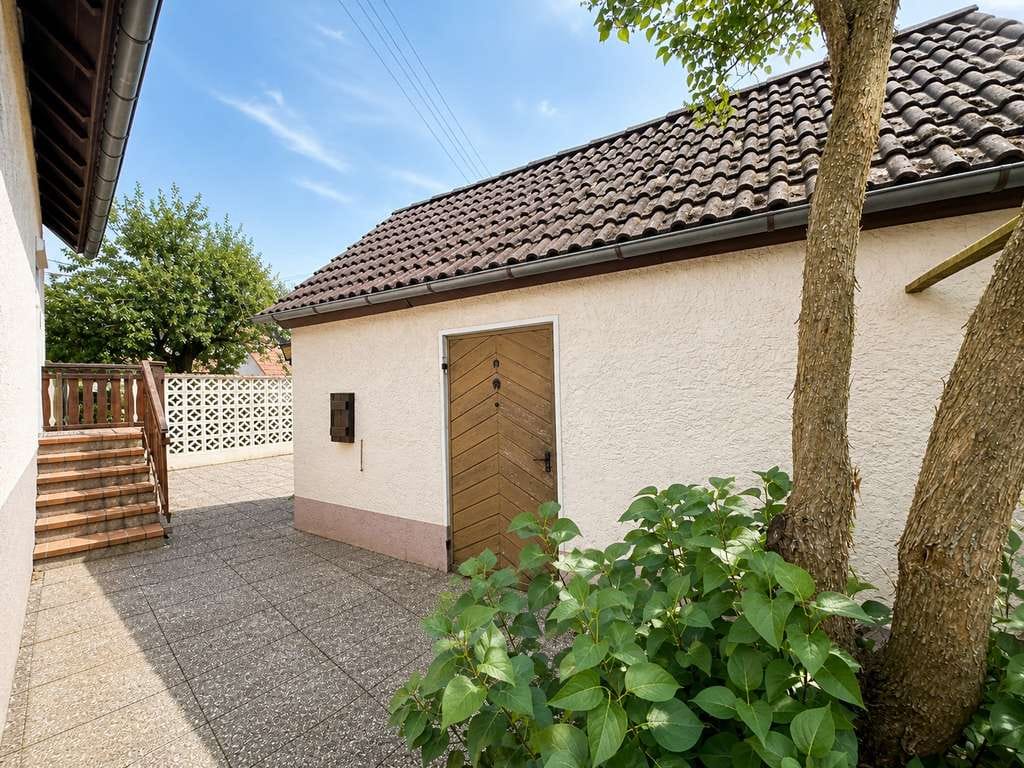 Immobilie in Bernstadt - Charmantes Einfamilienhaus mit Garten, Potenzial & Wohlfühlcharakter - Bild 4