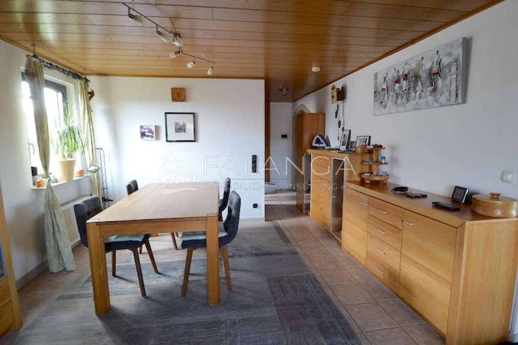 Immobilie in Stadecken-Elsheim - FALANGA IMMOBILIEN – 2 pfiffige und eigenständige Wohnungen und ein DG-Zimmer in Stadecken-Elsheim! - Bild 4