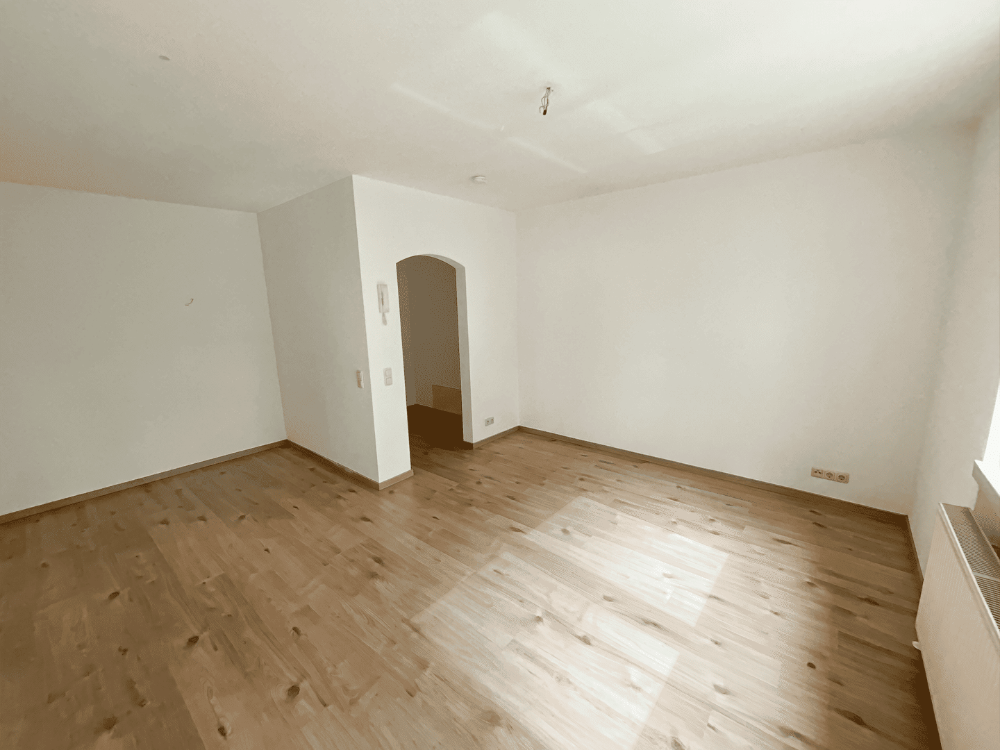 Immobilie in Grammetal - Charmante Einraumwohnung mit Terrasse und Stellplatz - Ideal für Singles oder Kapitalanleger - Bild 3