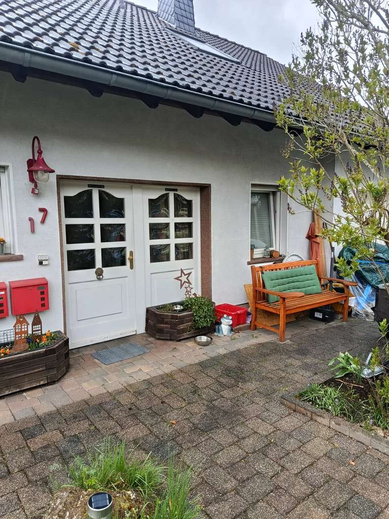 Immobilie in Pelm - Viel Platz in Pelm: Großzügiges Mehrfamilienhaus mit zehn Zimmern - Bild 0