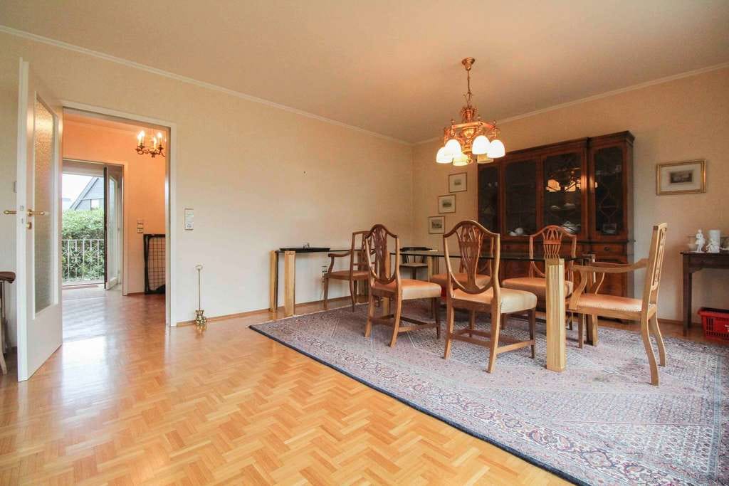 Immobilie in Eppstein - Großzügiges EFH inkl. ELW mit Potential in Eppstein - ideal für Familien und Mehrgenerationenwohnen - Bild 3