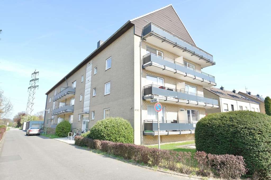 Immobilie in Neuss - Charmantes 1-Zimmer-Apartment mit Balkon in gepflegtem Mehrfamilienhaus - Bild 0