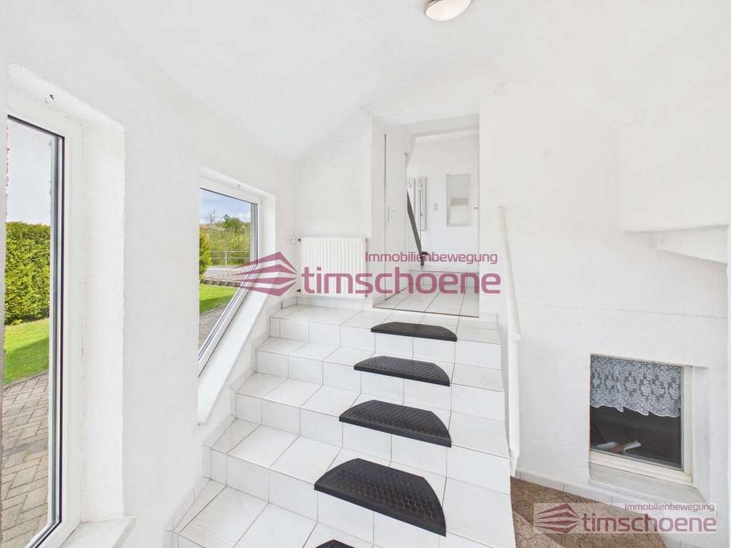 Immobilie in Ilmenau - Zwei Wohneinheiten möglich – Attraktives Wohnhaus mit Stellplätzen - Bild 3