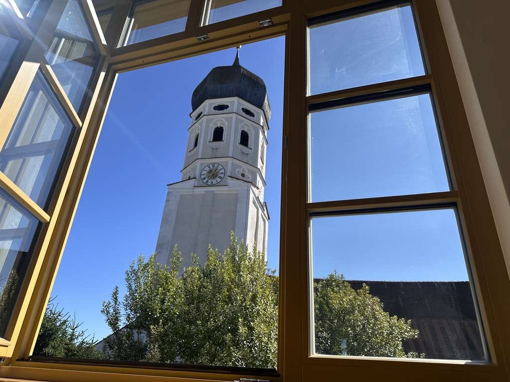 Immobilie in Andechs - Mitten im Andechser Dorfkern werden Räume neu gedacht. - Bild 0