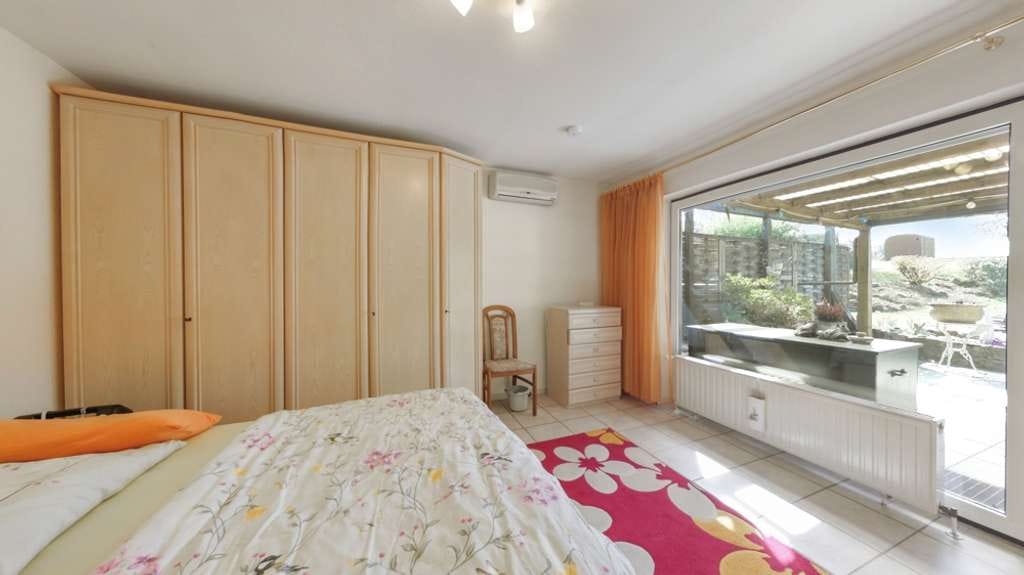 Immobilie in Jettenbach - Walmdachbungalow mit XXL-Grundstück - Bild 2