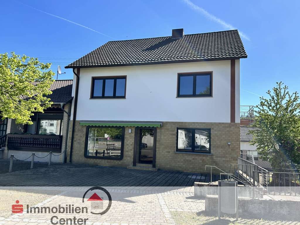 Immobilie in Weiskirchen - Großzügiges Anwesen mit Nebengebäude in Weiskirchen - Thailen - Bild 0