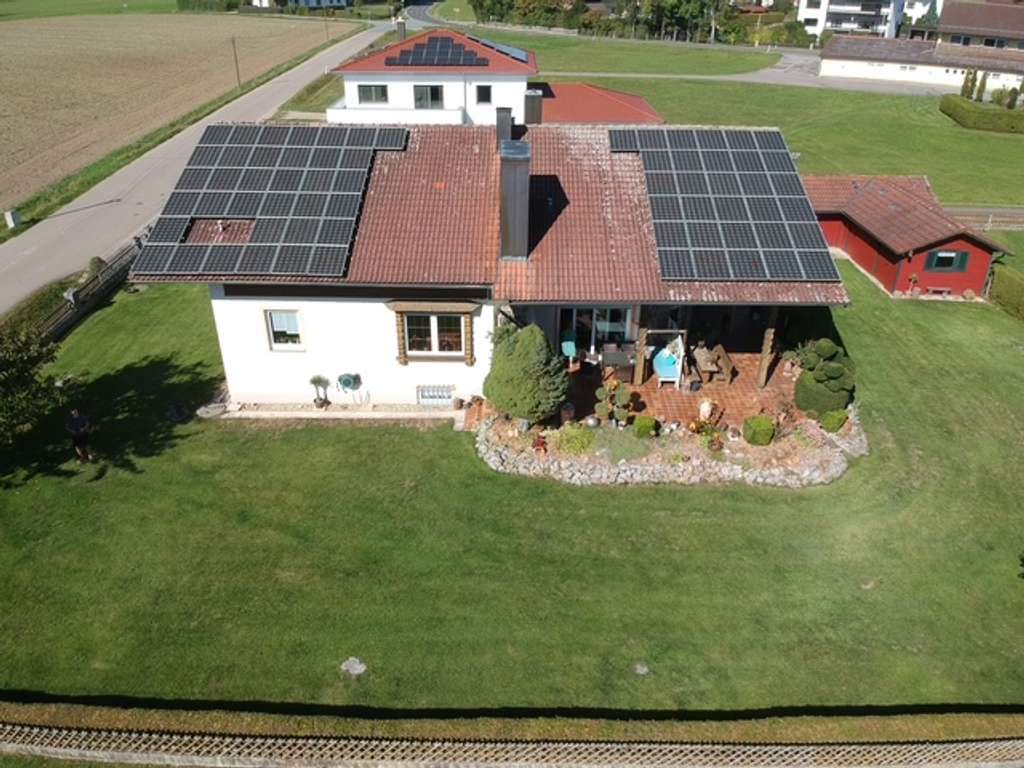 Immobilie in Pemfling - Großzügiges Haus mit 1.363 m² Grundstück, Ausbaureserve & PV  - Bild 2