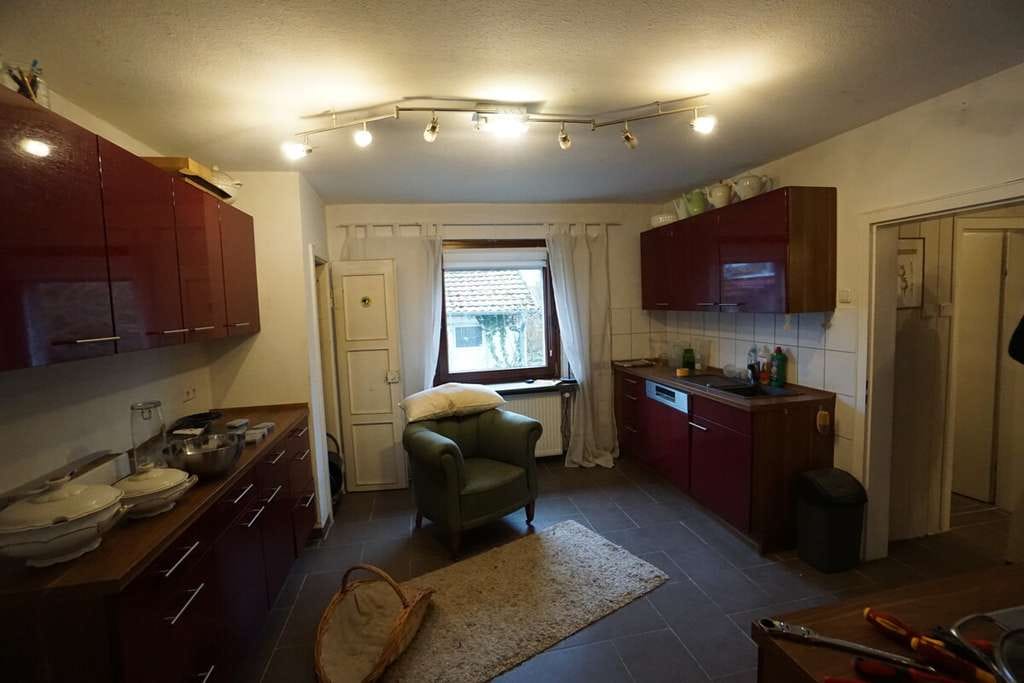 Immobilie in Immenhausen - Freistehendes Einfamilienhaus in ruhiger Lage von Immenhausen-Holzhausen - Bild 1