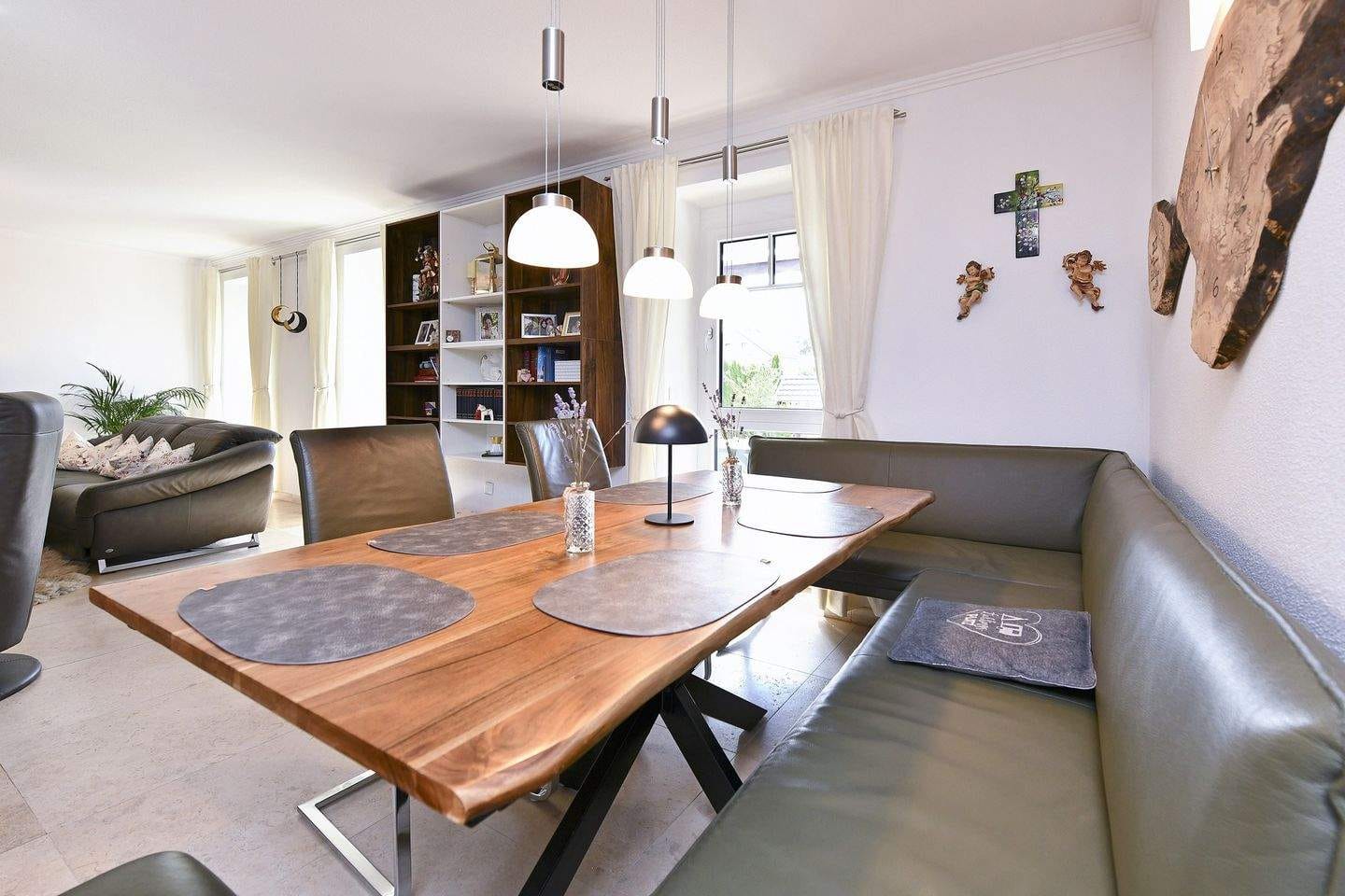 Immobilie in Neufahrn in Niederbayern - Großzügig. Modern. Energiesparend.  Kernsaniertes Einfamilienhaus mit Stil und Komfort zu verkaufen - Bild 4