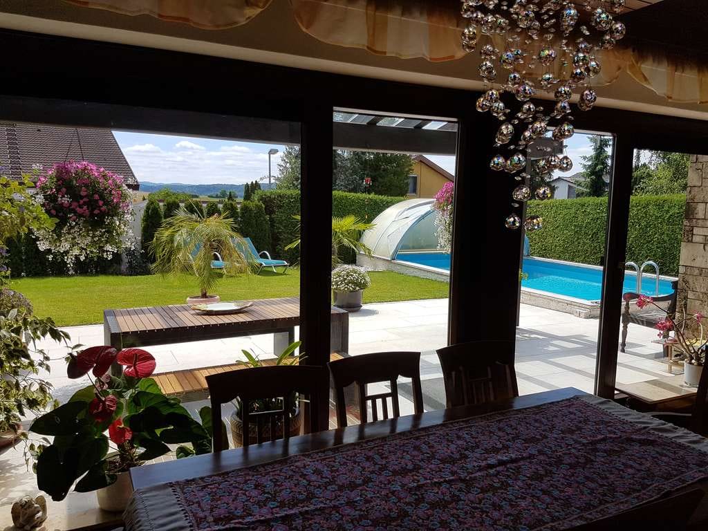 Immobilie in Hirrlingen - Freistehendes Luxus-Traumhaus im Kreis Tübingen: Top-gepflegt durch ständige Sanierung, mit Pool, Sa - Bild 4