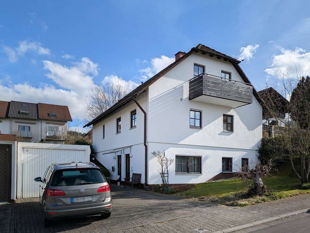 Immobilie in Michelstadt - Schönes Einfamilienhaus mit ELW und tollem Garten in ruhiger Nebenstraße von Michelstadt - Bild 0