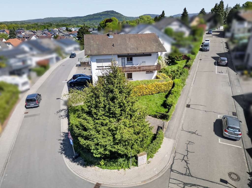 Immobilie in Kuppenheim - Renovierungsbedürftiges Zweifamilienhaus in top Lage von Kuppenheim mit Garagen und Garten - Bild 4